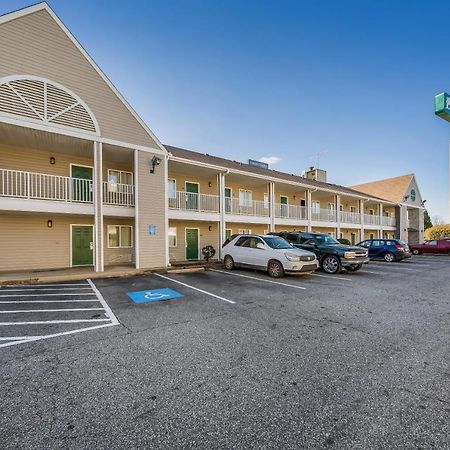 Hometowne Studios By Red Roof Spartanburg - Asheville Highway Southern Shops Exterior foto
