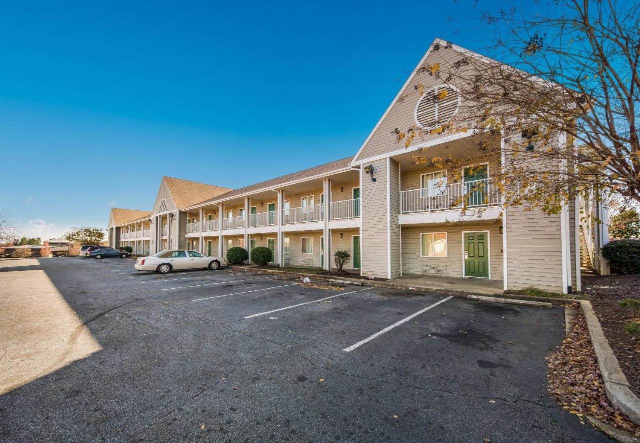 Hometowne Studios By Red Roof Spartanburg - Asheville Highway Southern Shops Exterior foto
